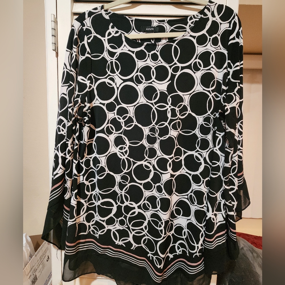 Alfani 1X Black and White Circle Pattern Blouse